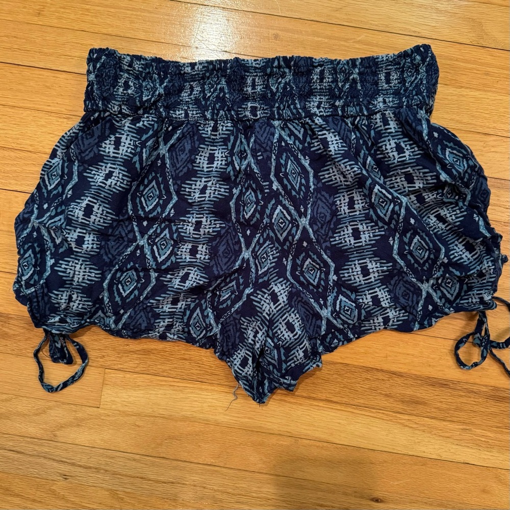 Hollister shorts S